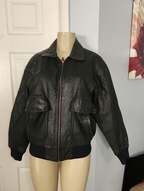 Men's Black Leather Bomber Jacket with Front Flap Pockets